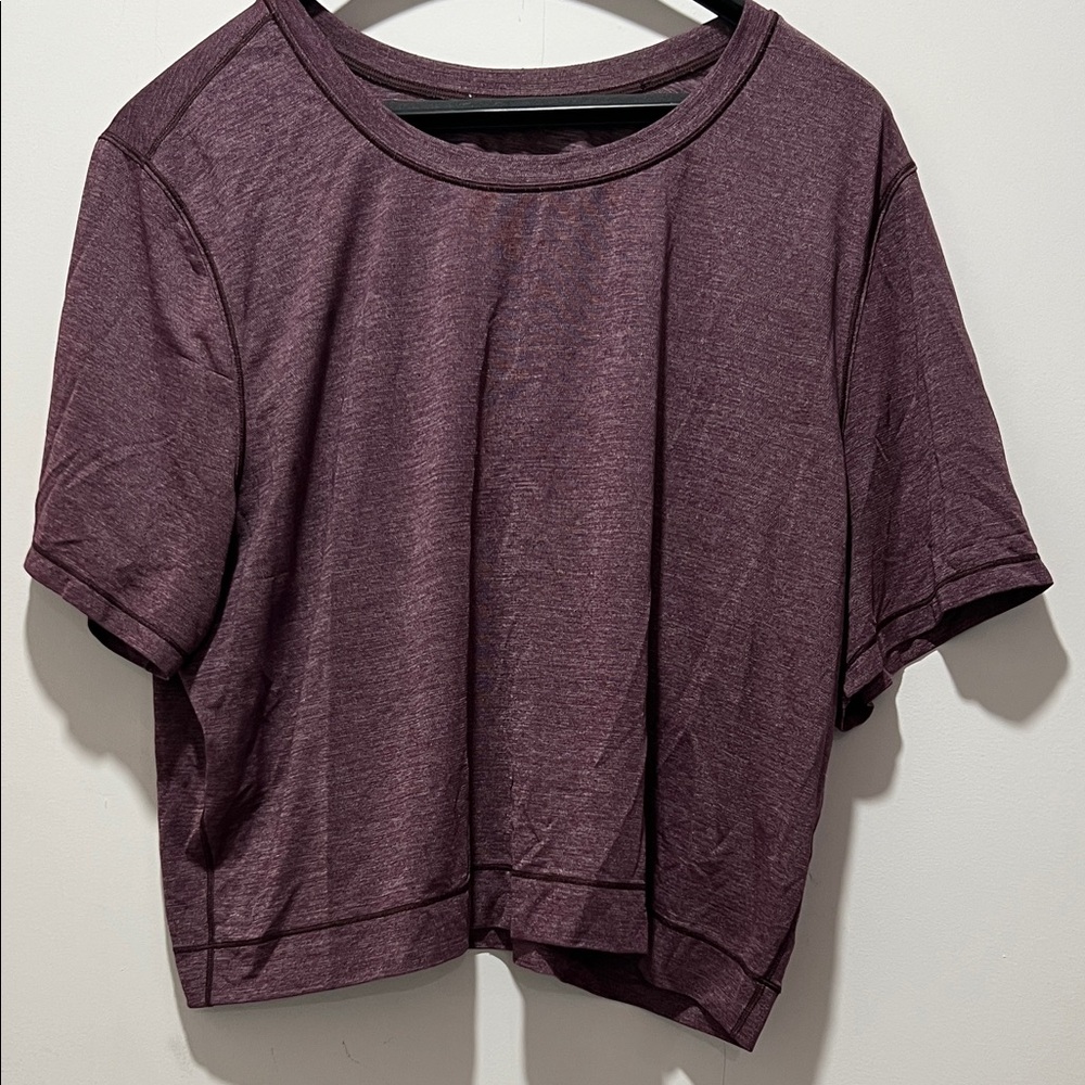 Lululemon Tshirt ptp 23”